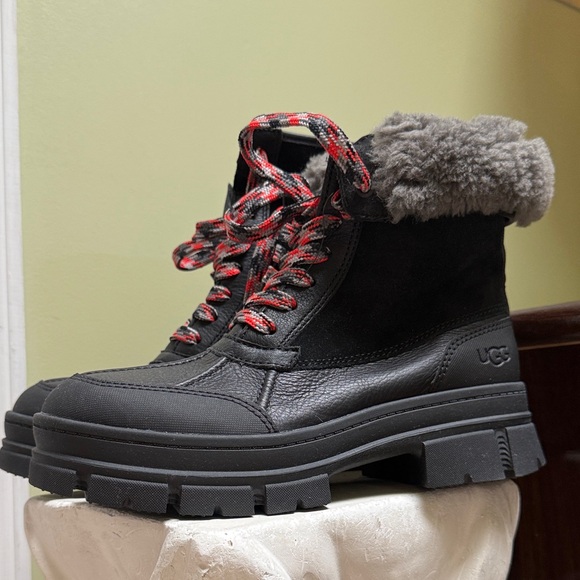 UGG Ashton Addie Waterproof Women's black Winter Boots size 7.5 H1N1 - Picture 3 of 8